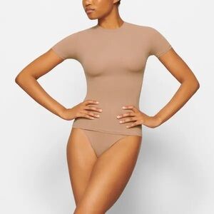 SKIMS Sienna Short Sleeve Tee